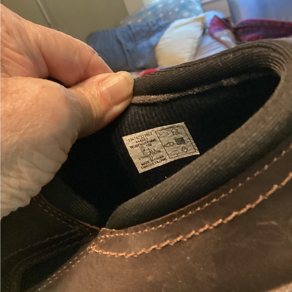 Lands End shoes. Never worn. - Picture 7 of 8